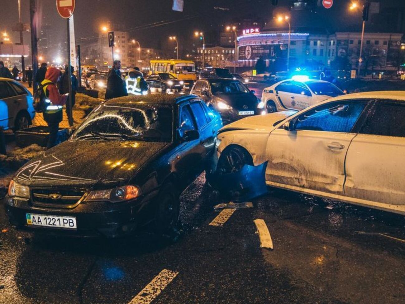 Унаслідок аварії госпіталізовано двох людей