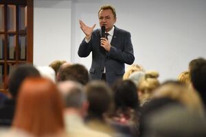 Садовый (на фото) выступил в поддержку Зураба Аласании
