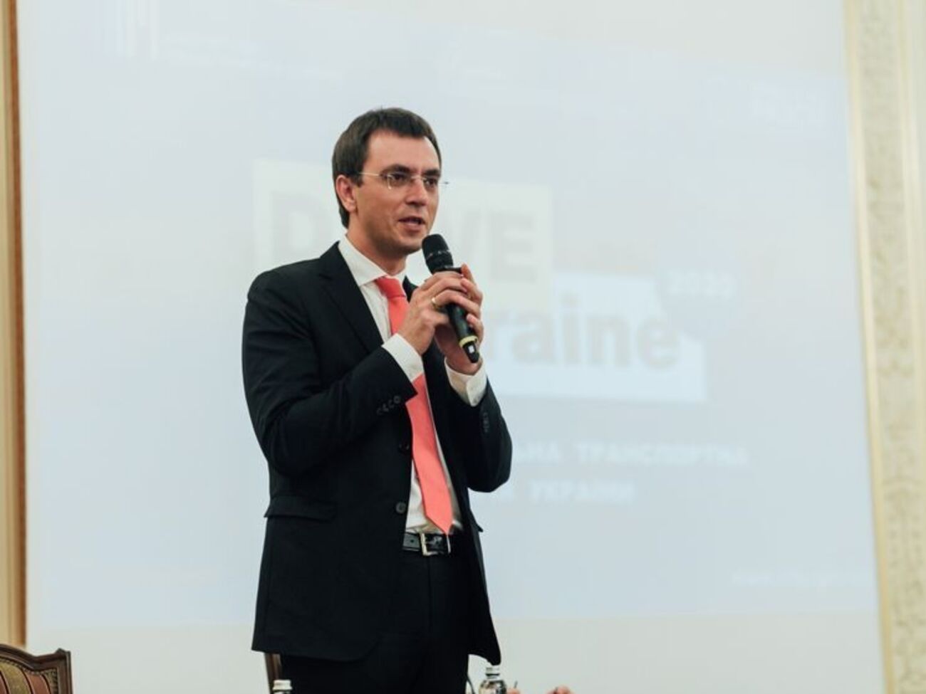 Омелян: Із кожним роком надходження на дороги будуть зростати