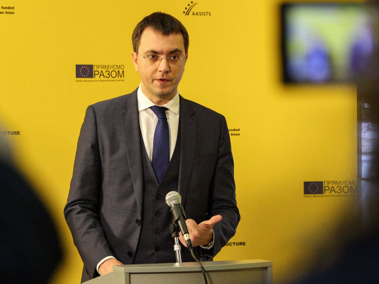 Омелян: В Україні фактично немає компаній, які готові будувати бетонні дороги