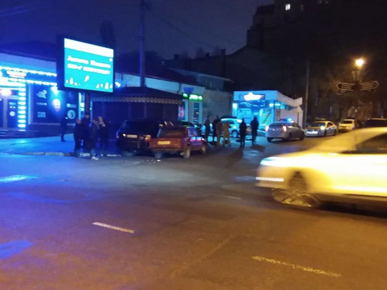 В автомобиль, на котором ехала Богомолец, врезались "Жигули"