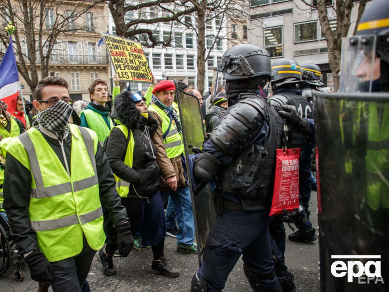 9 февраля во Франции продолжились протесты "желтых жилетов"