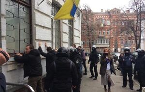 Руководитель полиции Киева заявил, что ему не понятны мотивы людей, которые намеревались штурмовать районное управление полиции