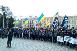 Учасники акції протесту вважають, що нещодавнє підвищення тарифів було економічно необґрунтованим і відбулося з порушенням процедур