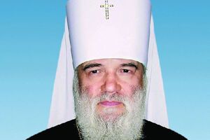 Відомо, що смс-повідомлення від митрополита Віссаріона отримали священики із селища міського типу Гранітне, сіл Маклаївка і Федорівка