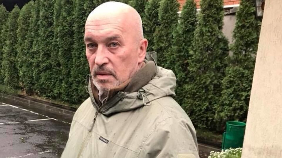 Тука підкреслив, що він не є "людиною, яка плескає в долоні, чекаючи, коли Кримський міст завалиться"