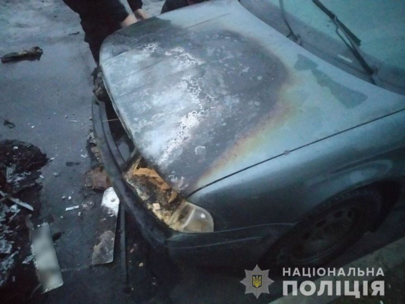 Обставини підпалів авто встановлюють слідчі