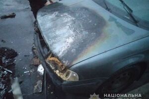 Обставини підпалів авто встановлюють слідчі