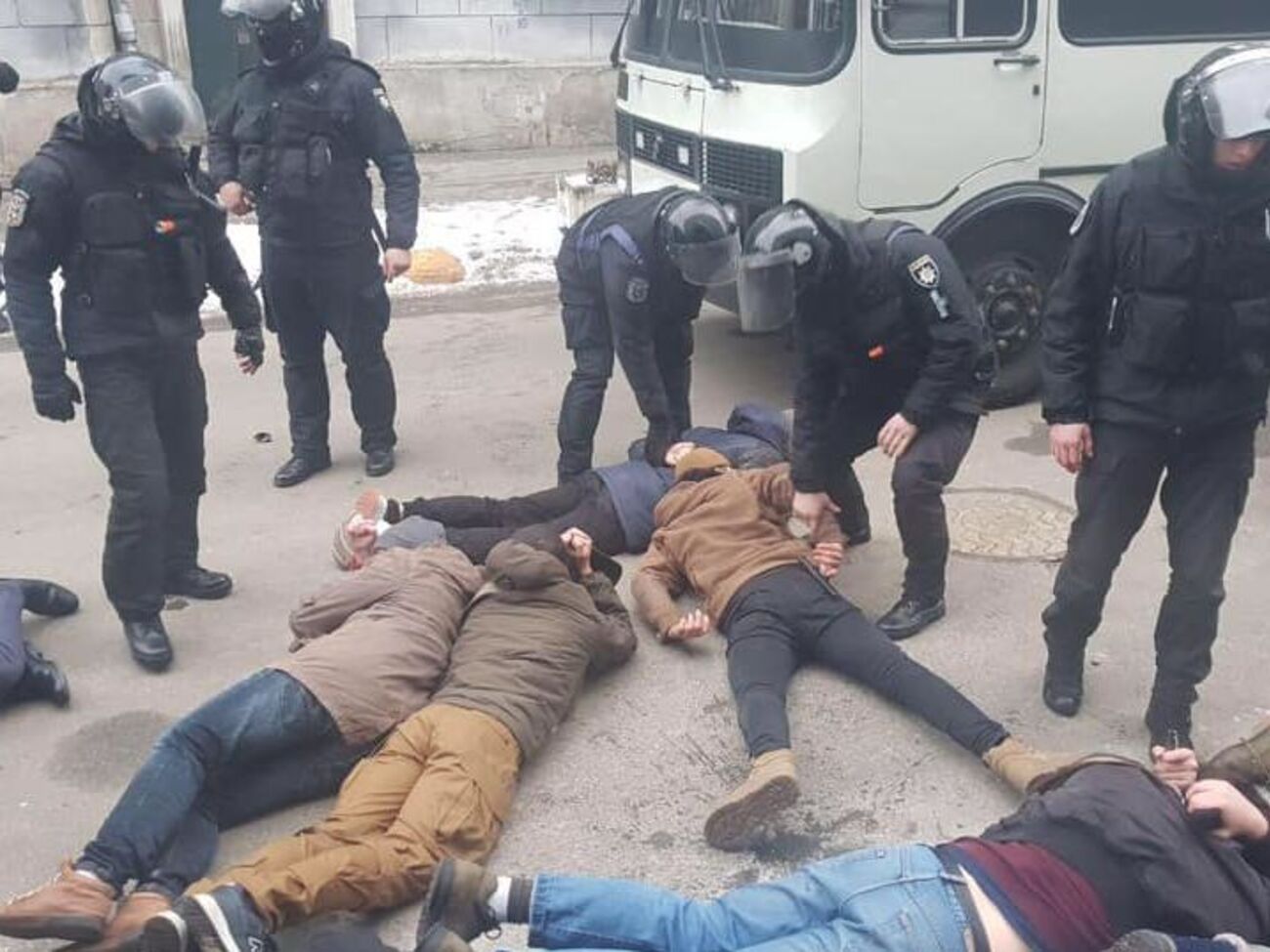 На момент появления спецназа отделение полиции не штурмовали