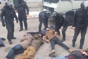 На момент появи спецпризначенців відділення поліції не штурмували
