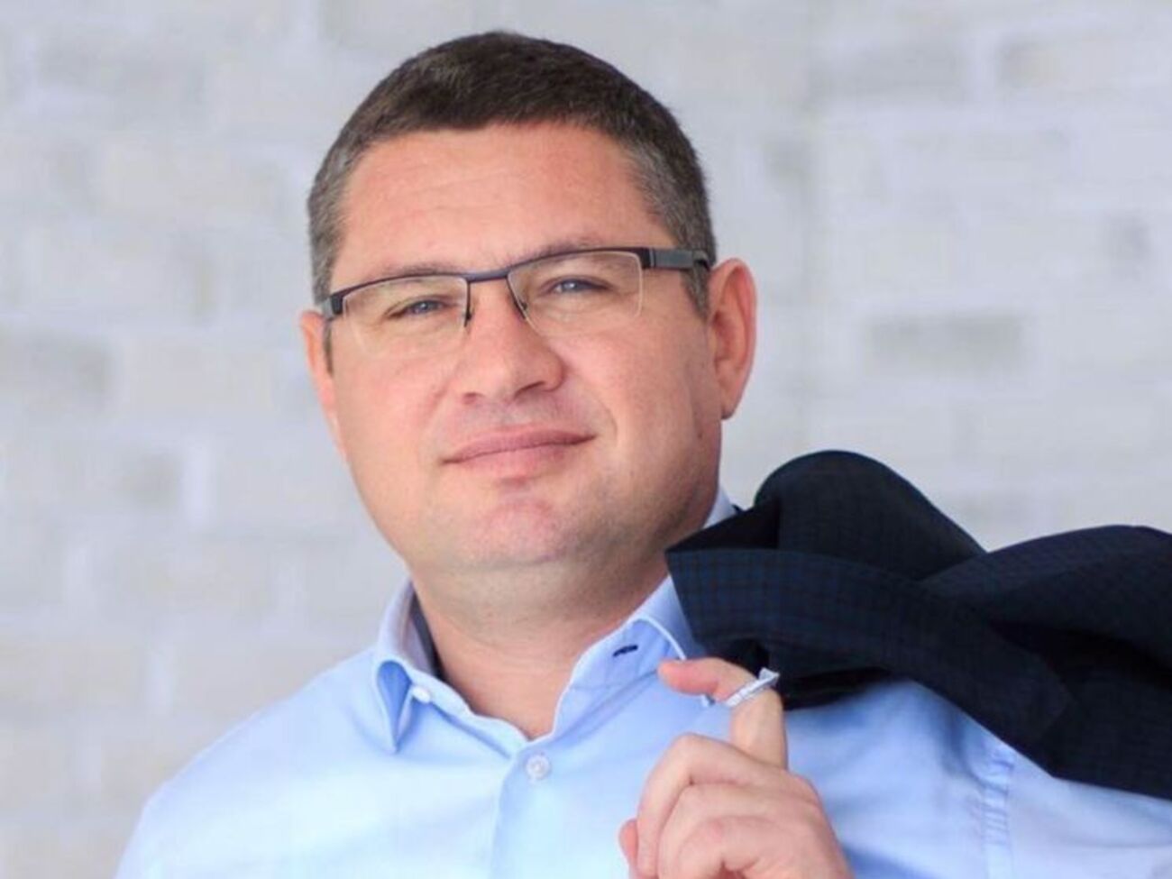 Голова Херсонської облдержадміністрації Андрій Гордєєв заявив, що Рищука усунули на час розслідування