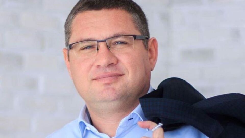 Голова Херсонської облдержадміністрації Андрій Гордєєв заявив, що Рищука усунули на час розслідування