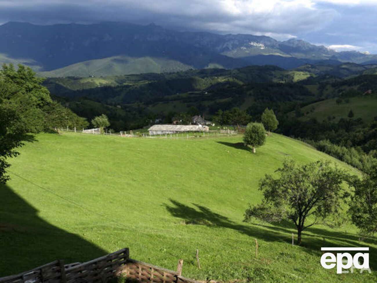 Изменения климата главной угрозой назвали представители 13 стран