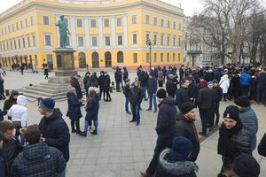 Одесситам посулили 1000 грн за поддержку кандидата в президенты, которого не существует