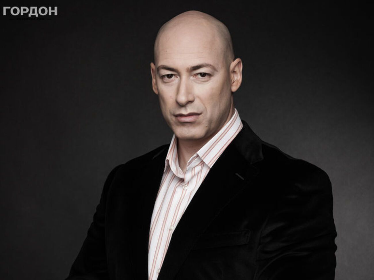 Гордон про того, хто підкинув свинячу голову під офіс: Просто бовдур. А бовдурами бути не можна, бо за це карають. Його буде покарано. Звісно ж, за законом