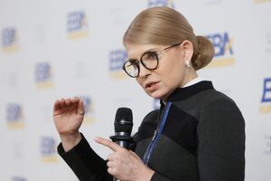 Тимошенко: Очевидно, що це брудна боротьба Порошенка за владу