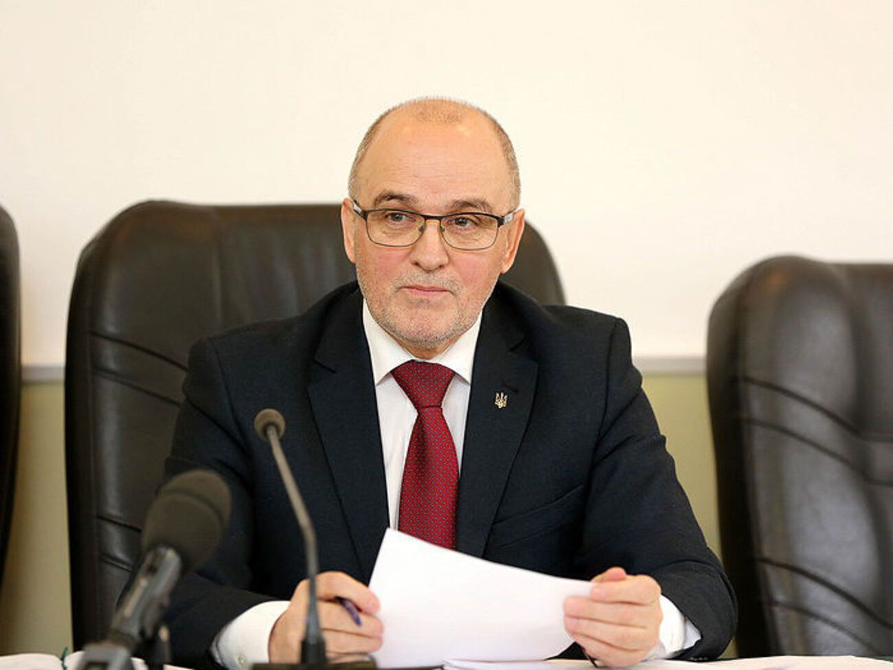 Стойко не исключил, что ролик, на котором полицейский кричит "ложись, Бандера!", мог быть смонтирован