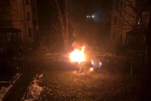 ВО "Свобода": Автомобиль подожгли с помощью зажигательной смеси