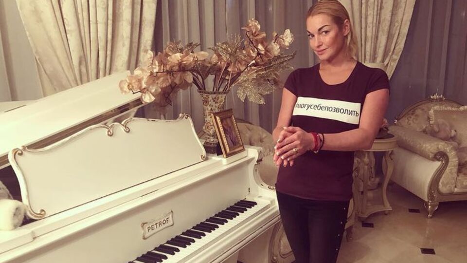 Волочкова звинувачує колишнього коханого в обмані