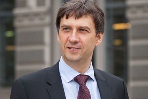 Посилення курсу гривні не є перемогою чи зрадою – це ознака нестійкого курсу, який необхідний українській економіці, вважає Чурій