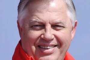 29 января Симоненко подавал документы в ЦИК в качестве выдвиженца на пост президента Украины от своей политической партии