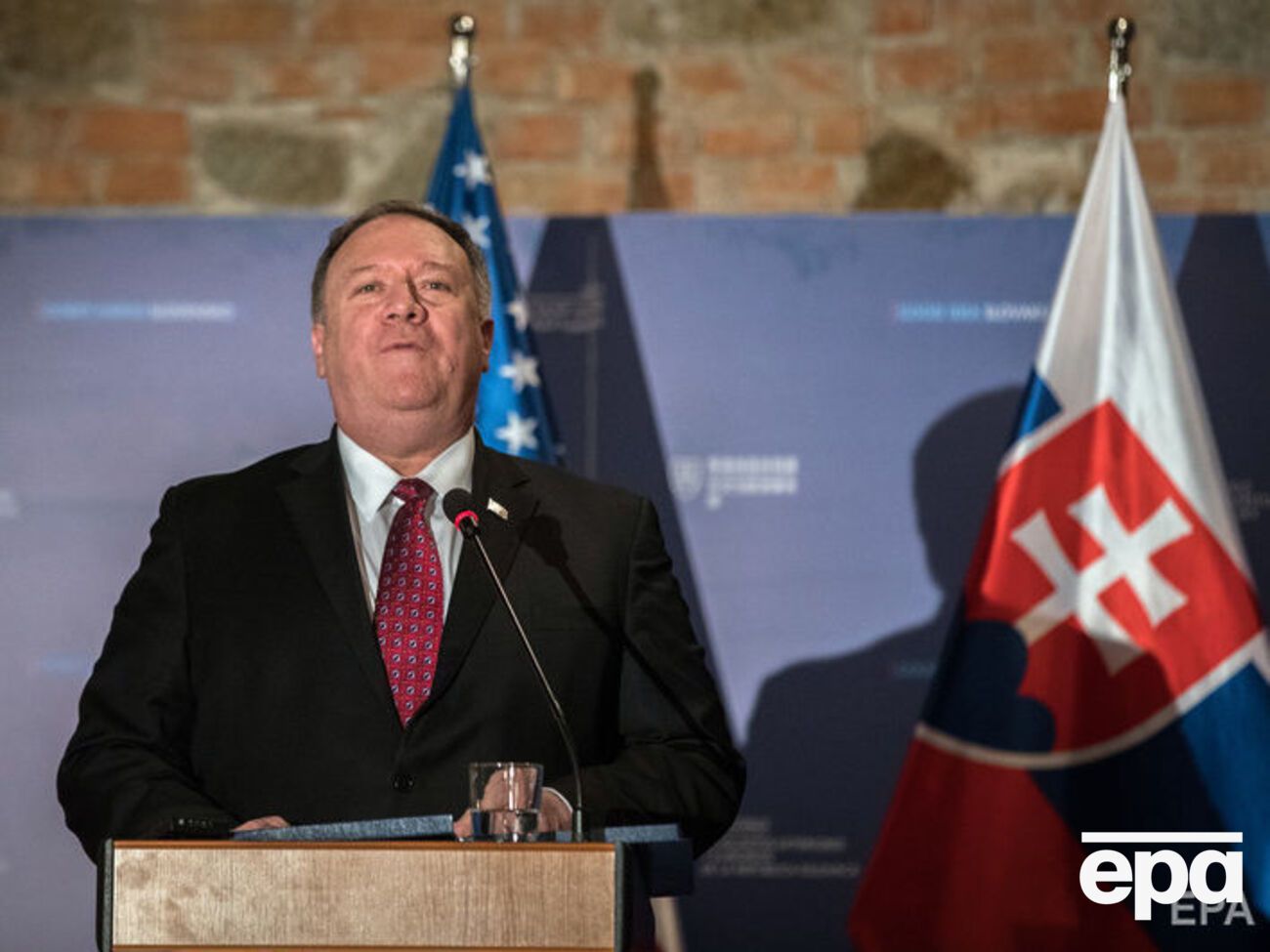 Помпео прибыл с визитом в Словакию