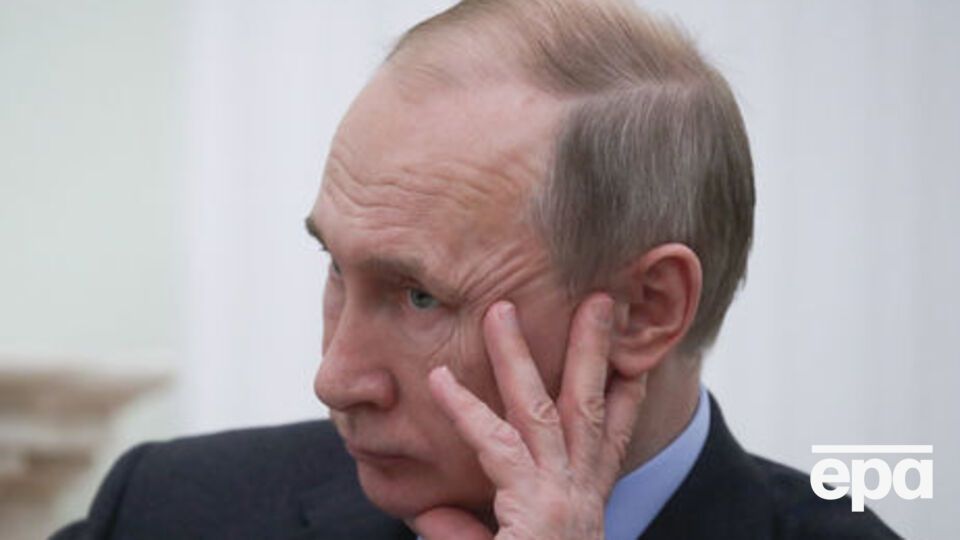Путин: Не будем ставить руководителя республики в сложное положение