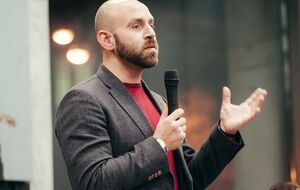 В 2010-м терроризм унес меньше 8 тыс. жизней. А ожирение – больше 3 млн. Мы боимся ИГИЛ и "Аль-Каиды", хотя диабет опаснее. Просто у ИГИЛ лучше пиар