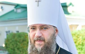 Митрополит Антоний: Все мы знаем, как реализуется такая схема в бизнесе. У организации, на имущество которой позарились преступники, вдруг появляется "клон"