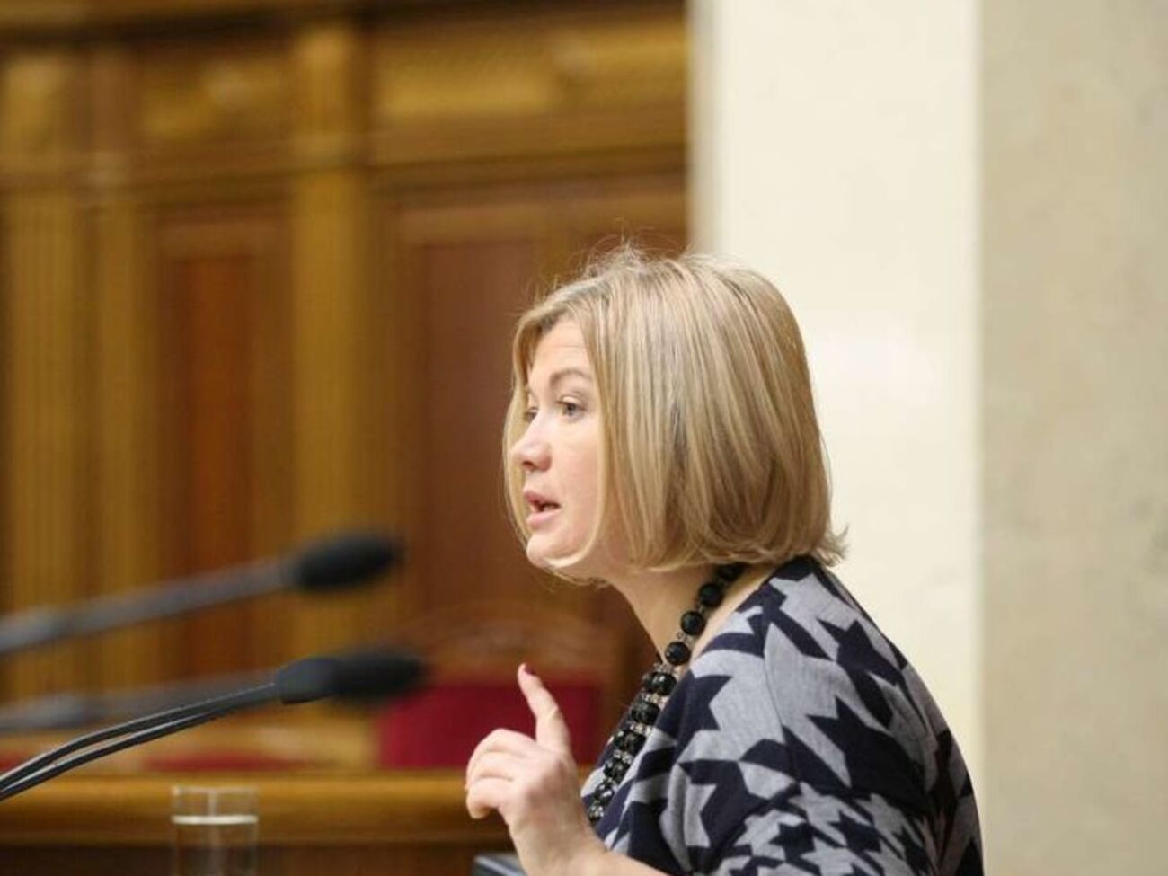 Геращенко: Ми очікуємо від МКЧХ більш активної позиції щодо заручників, а не страусячої