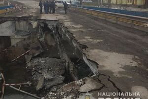 На момент обвалення на проїжджій частині не було транспортних засобів