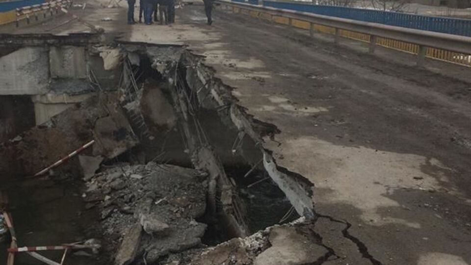 На момент обвалення на проїжджій частині не було транспортних засобів