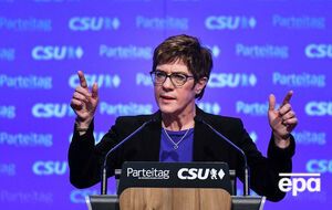 Крамп-Карренбауер заявила, що "є історичний досвід, що Росія завжди була надійним постачальником газу навіть у часи конфліктів"