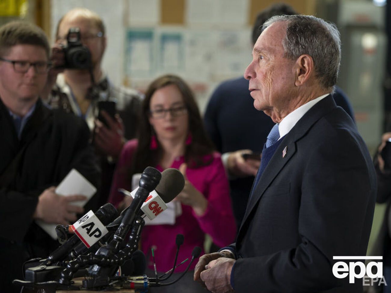 Блумберг незабаром повідомить, чи братиме він участь у виборах президента