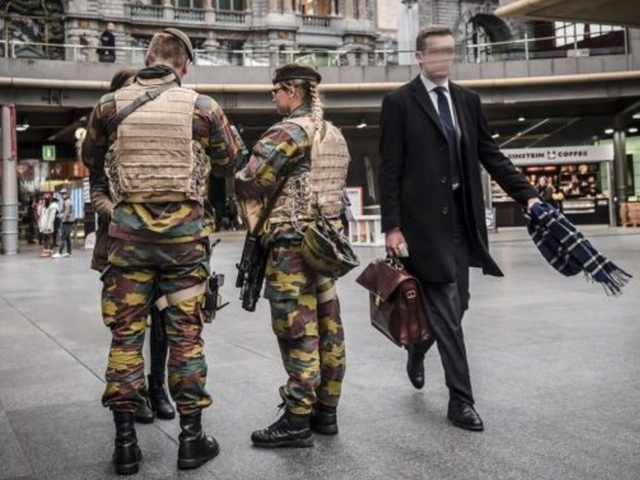De Morgen передбачає, що в департаменті контррозвідки Генеральної служби інформації та безпеки Бельгії може йти боротьба за владу