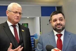 За організацію Грановський (на фото праворуч) подякував своєму колезі з фракції Олександру Співаковському (на фото ліворуч), а також нардепам Тарасу Креміню, Олексію Скрипнику та Івану Кириленку