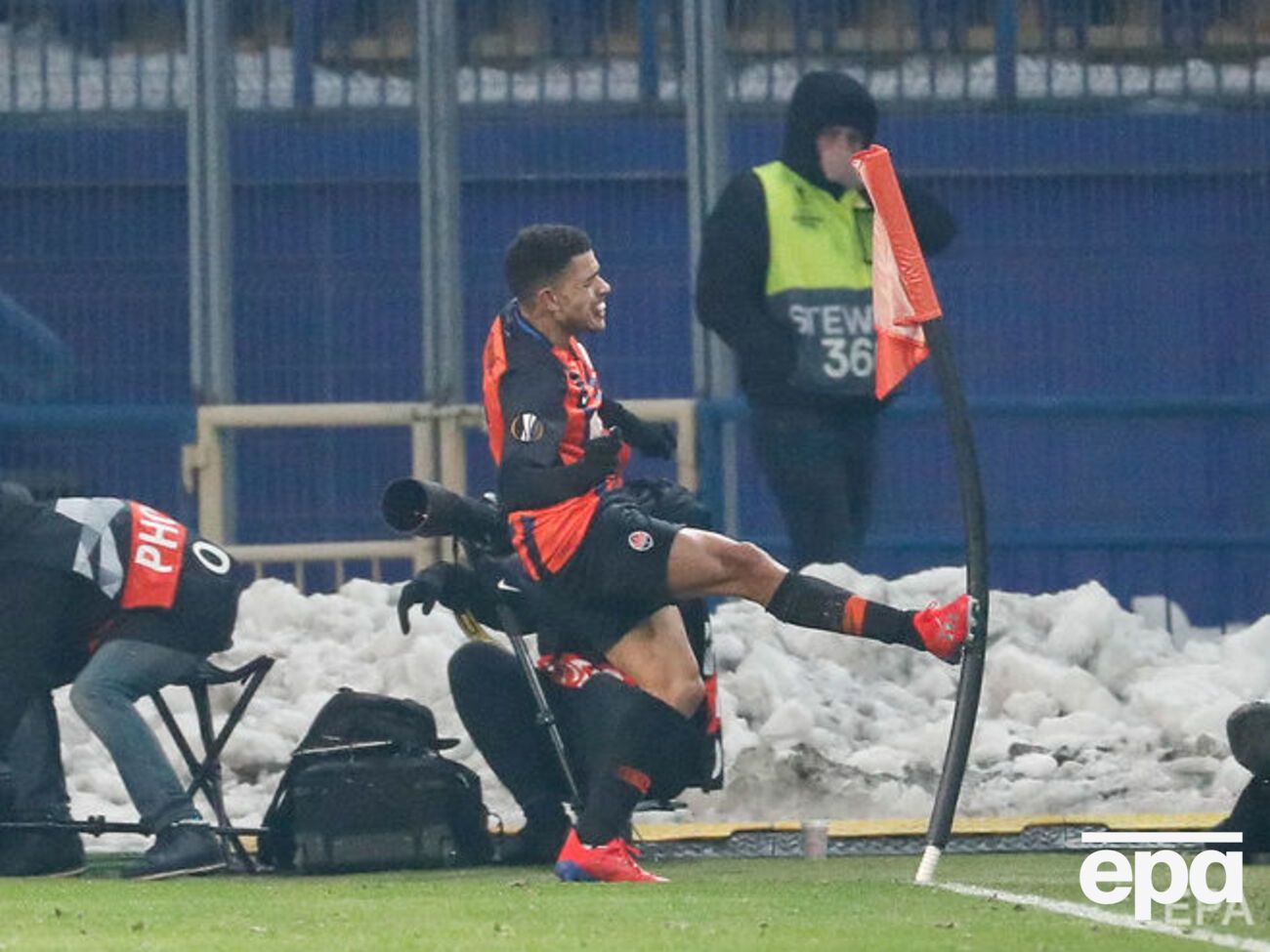 "Шахтер" пропустил от "Айнтрахта" уже на 7-й минуте встречи