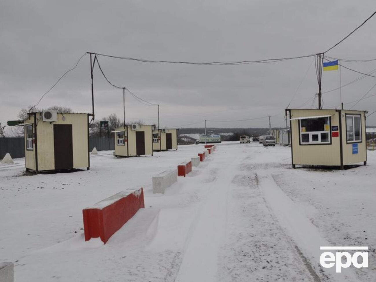 Украинские военные вывезли 46 человек из "серой зоны"