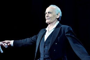 Лановой не успел на самолет, поскольку пришлось сдавать ручную кладь