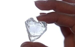 Масса алмаза составила 65,7 карата
