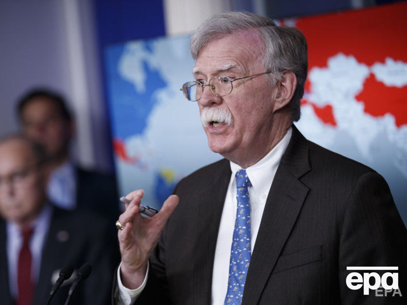 Болтон заявил, что генералов в ВС Венесуэлы больше, чем во всех странах НАТО вместе взятых