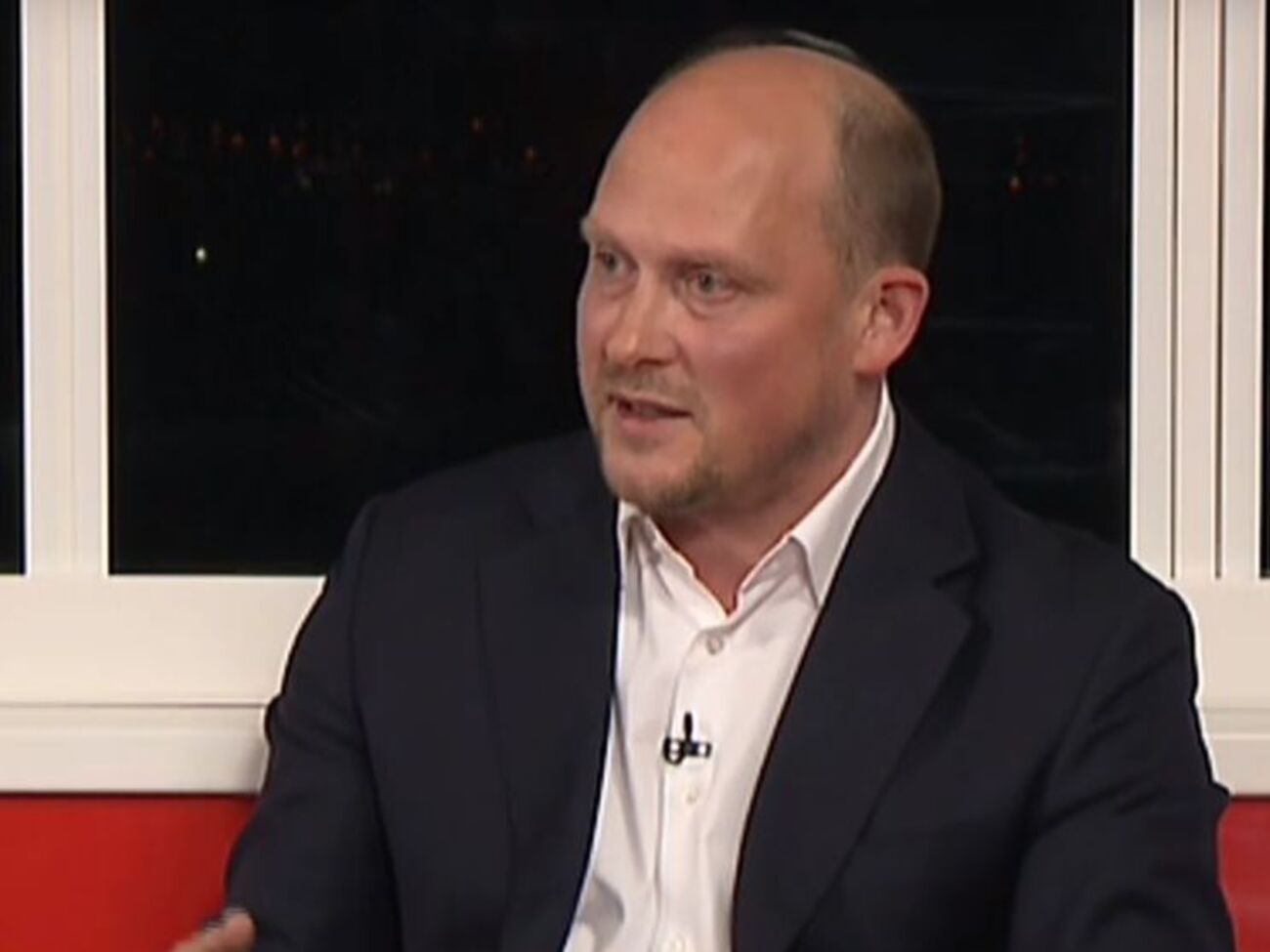 Каплин комментировал тезисы программы НСДАП в течение 20 минут, отмечает журналист