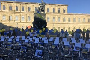 В акции также принял участие министр иностранных дел Украины Павел Климкин