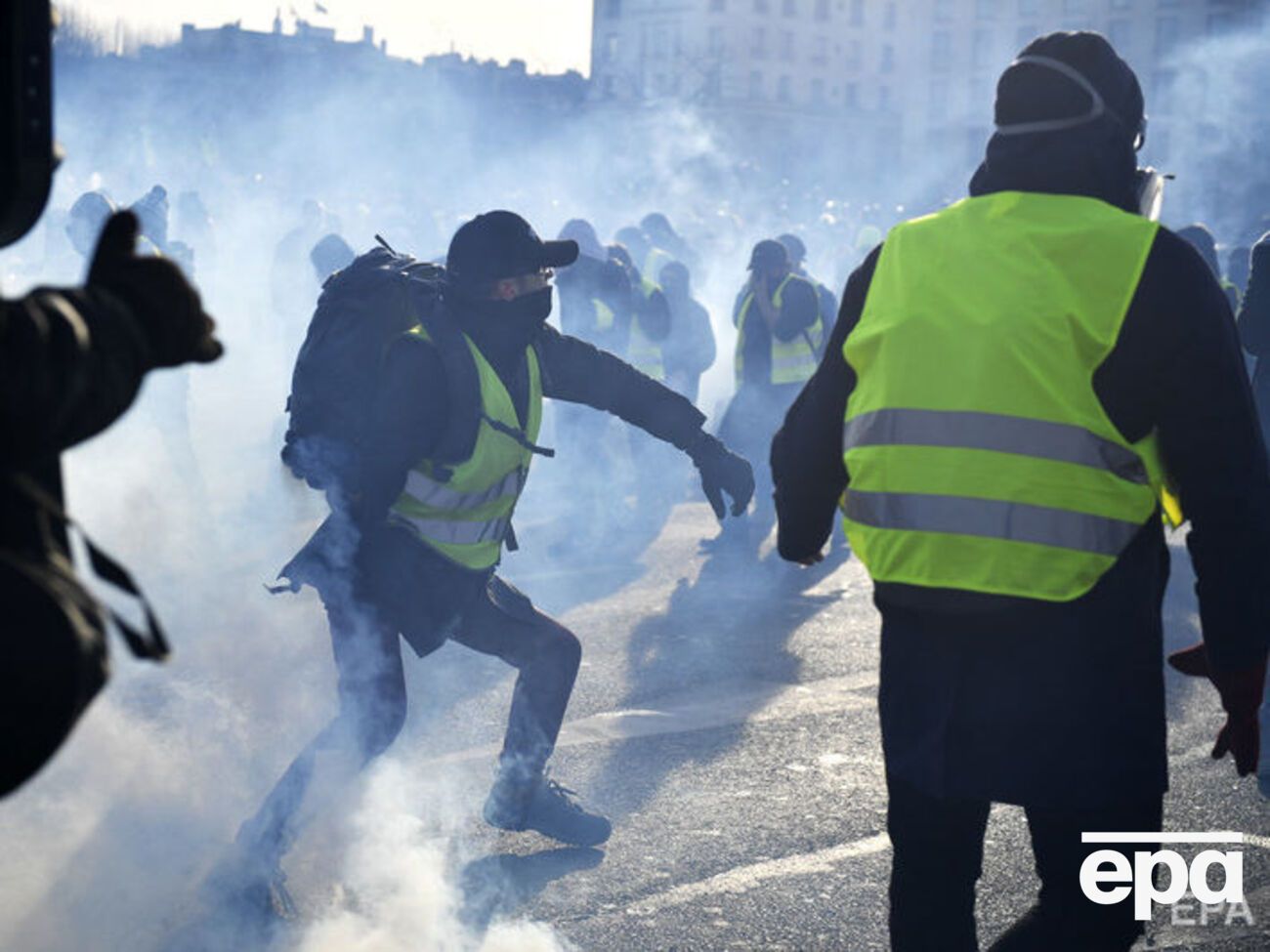 В Руане во время акции пострадало трое митингующих
