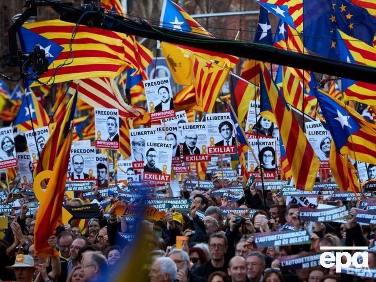 За даними місцевої поліції, у марші взяло участь приблизно 200 тис. осіб