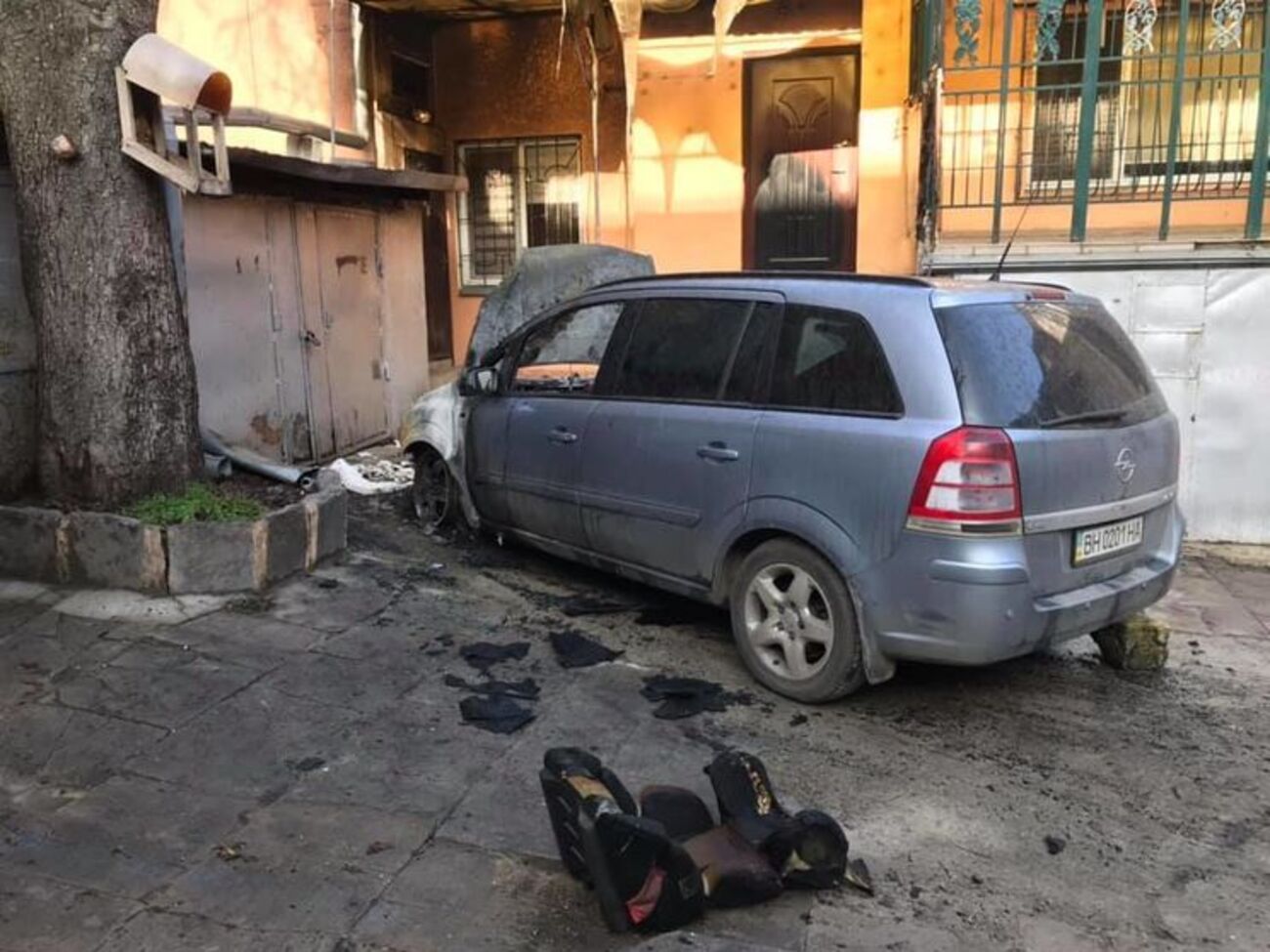 Бабіч про підпал: Сусіди вже майже вчаділи, не маючи можливості вийти. Двері почали горіти