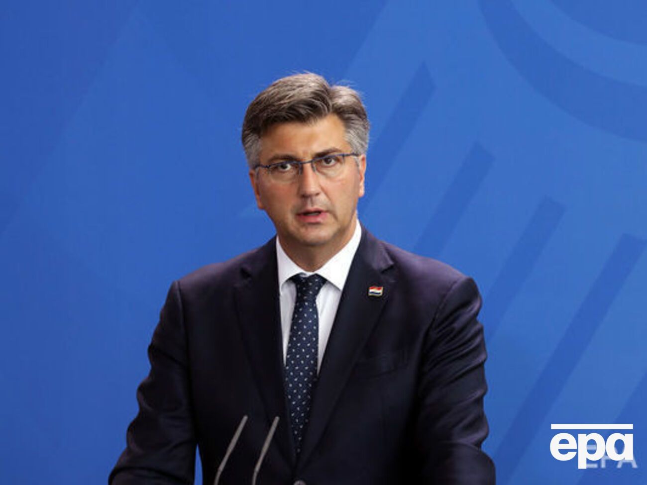 Пленкович заявив, що реінтегрувати хорватські території допомогли рішення, "в основі яких були тиск і дипломатія"
