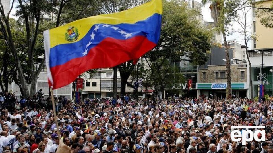 В Венесуэле продолжается политический кризис