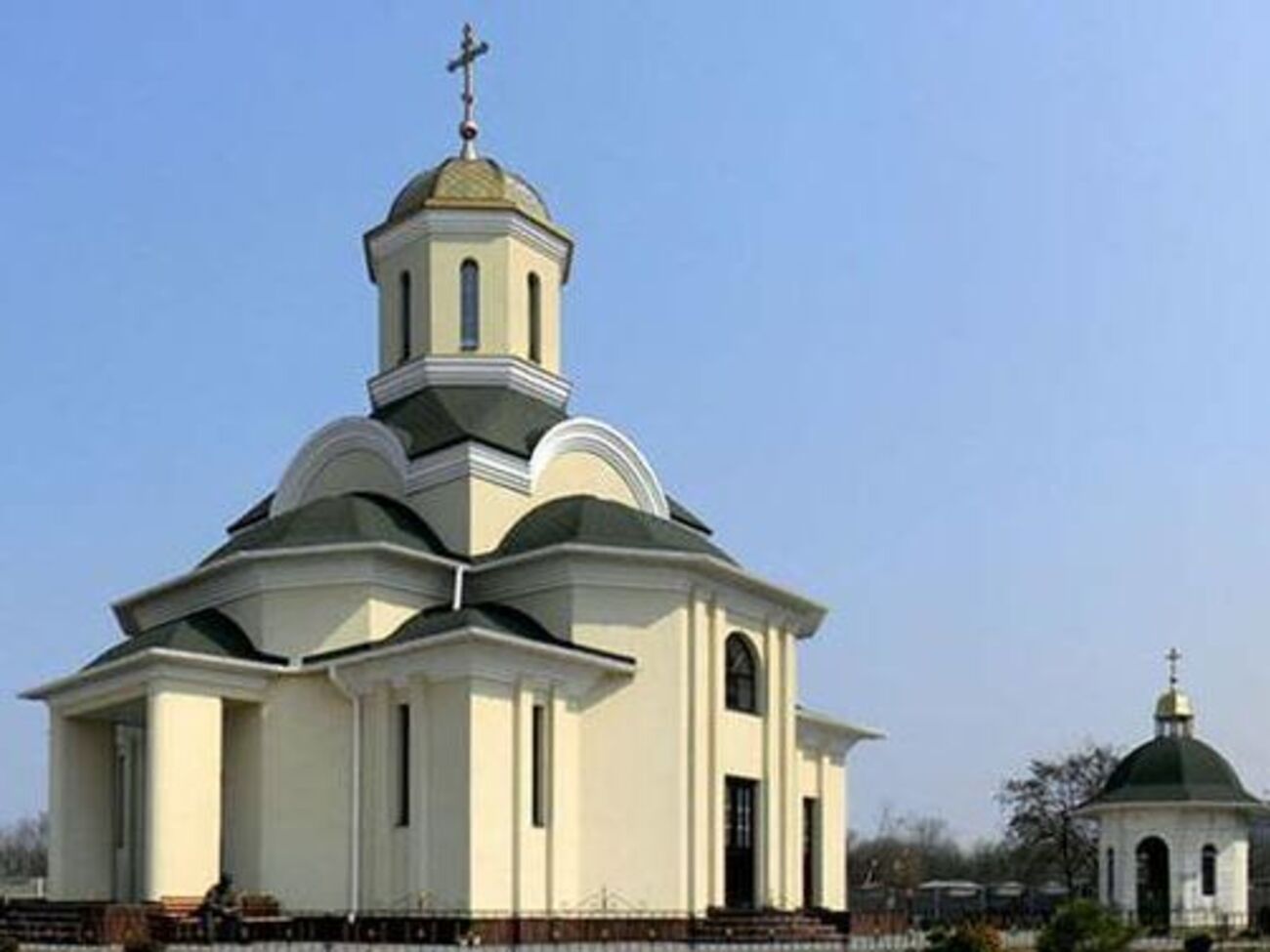 Храм в честь Иоанна Богослова принадлежит Запорожской епархии УПЦ МП