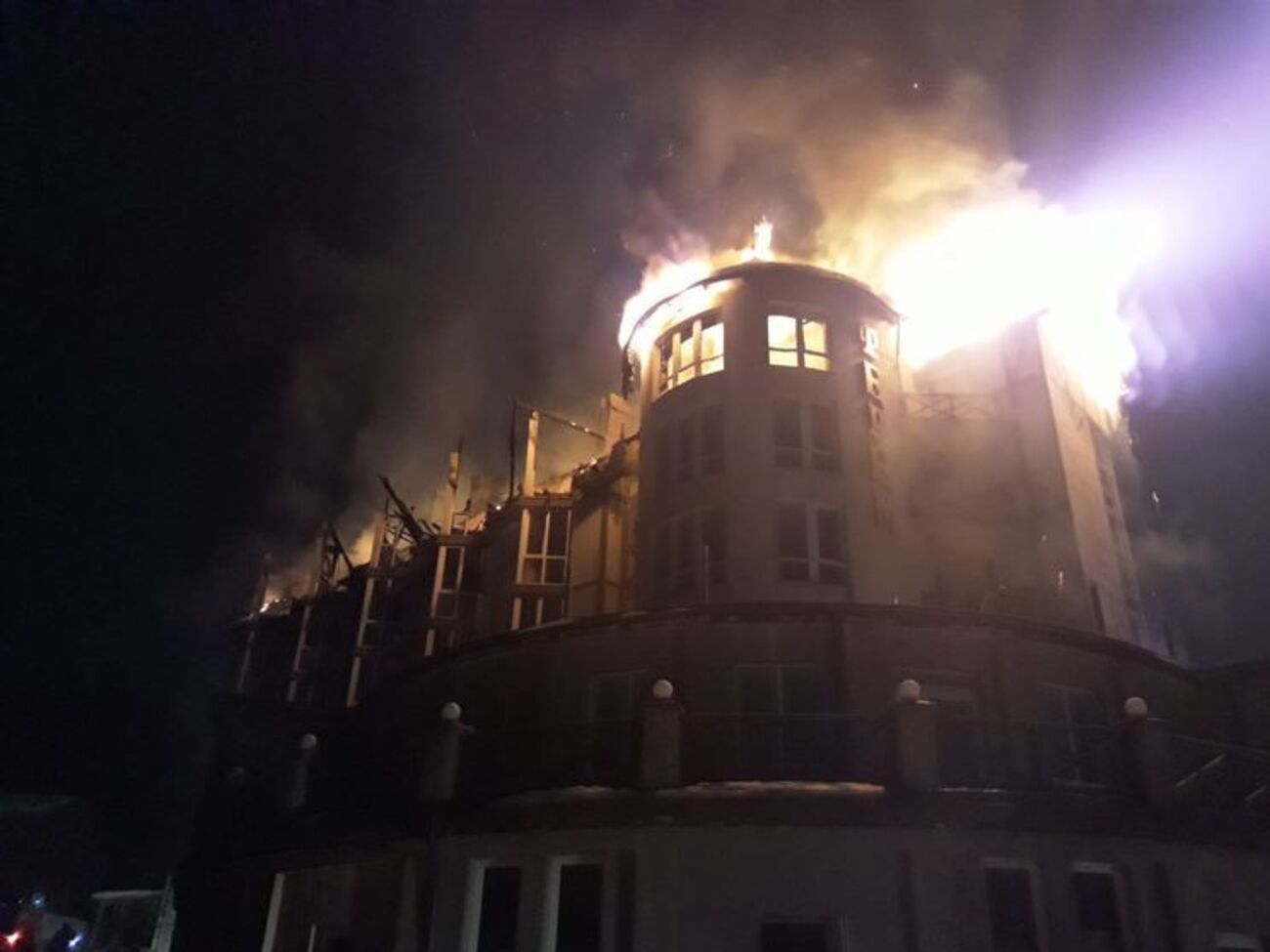 Із готелю на свіже повітря вивели 18 осіб &ndash; ДСНС